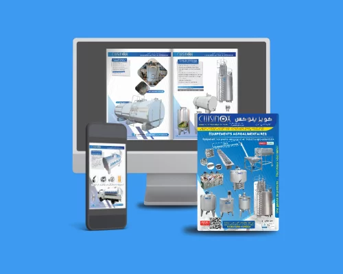 Une personne lisant un catalogue de Cuisinox sur une table